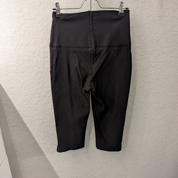 2 Pair - Charlotte Russe Capris Size Small - Picture 4 of 9